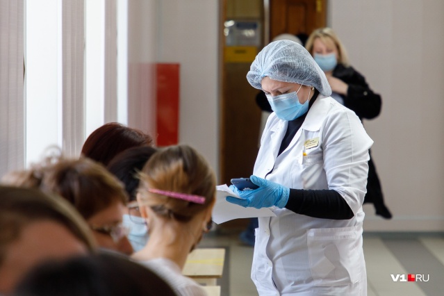 Вакцину могут получить пока только медики, бюджетники, педагоги и соцработники Вакцину могут получить пока только медики, бюджетники, педагоги и соцработники