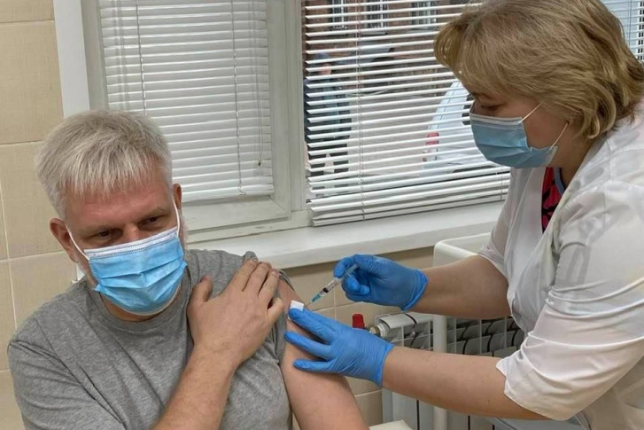 По словам Корчагина, количество обращений вакцинированных людей ничтожно мало По словам Корчагина, количество обращений вакцинированных людей ничтожно мало