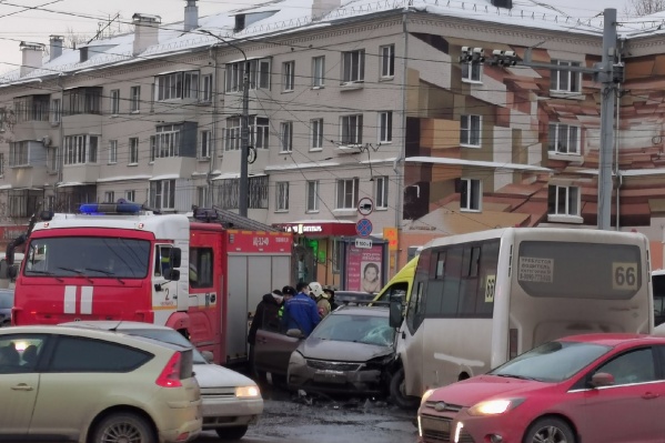 Авария произошла днем во вторник Авария произошла днем во вторник