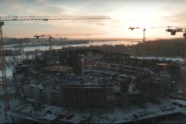 Рядом с ареной строят подъездные пути, станцию метро «Спортивная», поверхностный водоотвод, а также пешеходный переход через дамбу Октябрьского моста Рядом с ареной строят подъездные пути, станцию метро «Спортивная», поверхностный водоотвод, а также пешеходный переход через дамбу Октябрьского моста