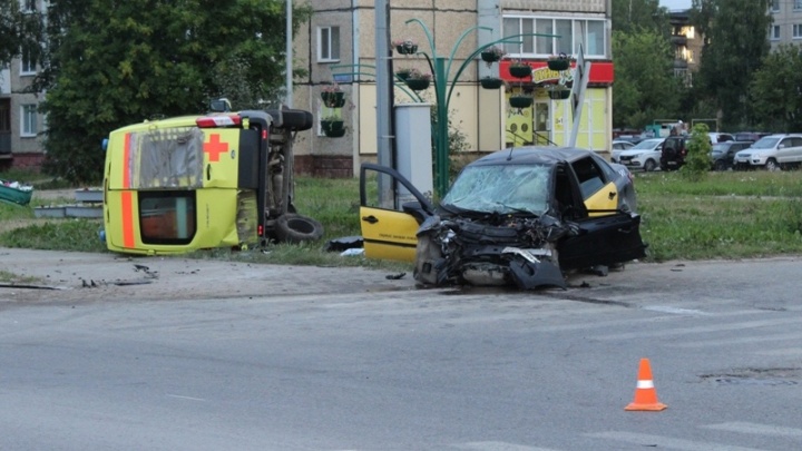 Шесть человек пострадали в ДТП с машиной скорой помощи в Соликамске