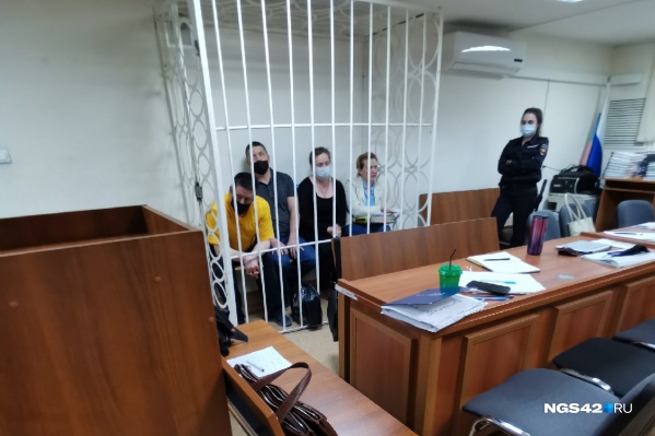 Судебные прения длятся уже месяц Судебные прения длятся уже месяц