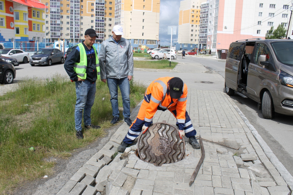 В Ханты-Мансийске десятки колодцев представляют опасность для жителей