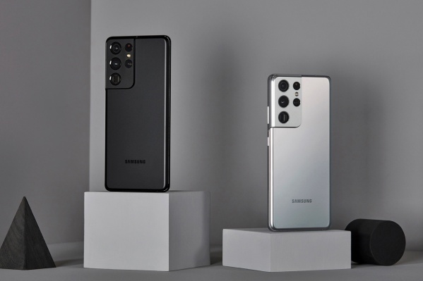 Смартфон появился в продаже в начале года. На официальном сайте Samsung он стоит <nobr class="_">115 990</nobr> рублей Смартфон появился в продаже в начале года. На официальном сайте Samsung он стоит <nobr class="_">115 990</nobr> рублей