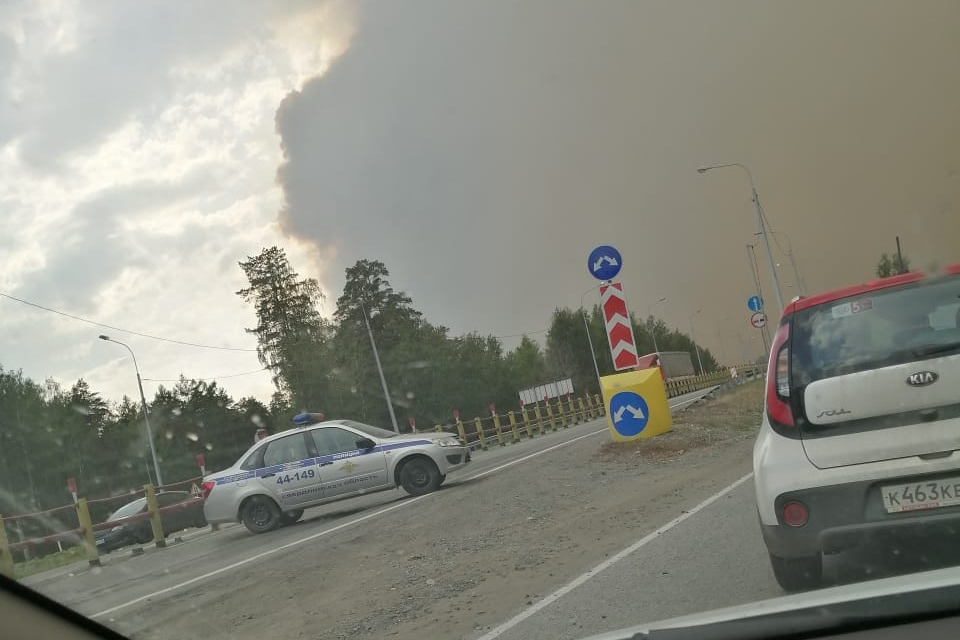 Тушить пожар на Волчихе будет вертолет МЧС