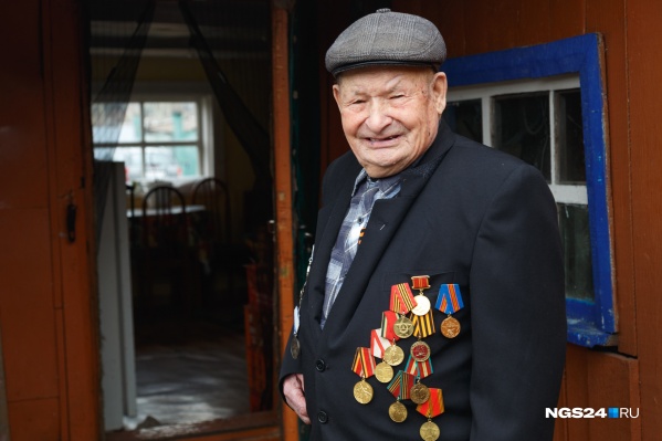 Алексей Григорьевич живет в своем доме уже <nobr class="_">60 лет</nobr> Алексей Григорьевич живет в своем доме уже <nobr class="_">60 лет</nobr>
