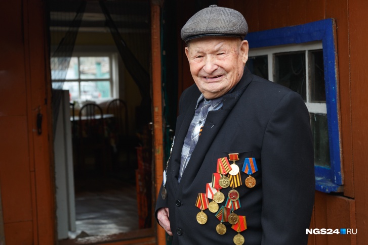 Алексей Григорьевич живет в своем доме уже <nobr class="_">60 лет</nobr>