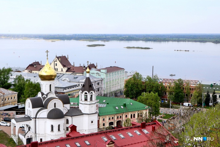 Отрезок пролегает около Казанской церкви