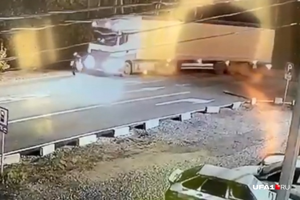 Авария произошла в полседьмого утра на автодороге М-5 Авария произошла в полседьмого утра на автодороге М-5