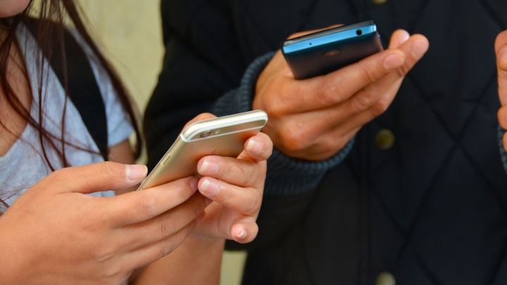 Заплатить за свет даже на свидании: мобильное приложение «Уралэнергосбыт» скачали более 17 000 раз