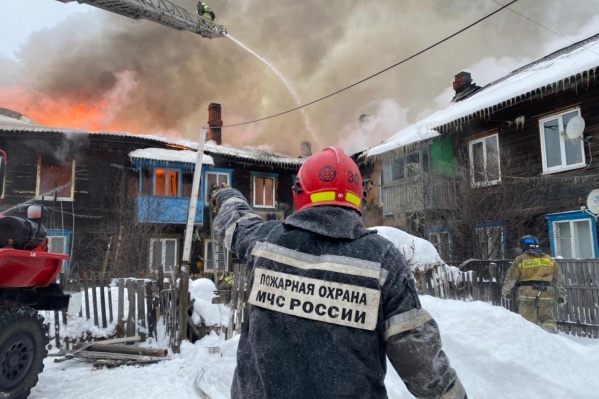 Дом загорелся в 8 утра Дом загорелся в 8 утра