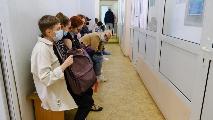 Ужесточение ковидного режима в Челябинской области: для студентов и пенсионеров ввели обязательную вакцинацию