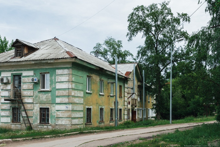 В поселке Кирзавод в основном построили двухэтажные дома В поселке Кирзавод в основном построили двухэтажные дома