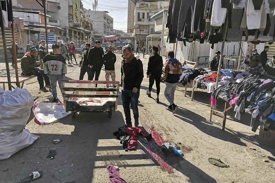 Смертники устроили теракт на рынке Багдада. Момент взрыва попал на видео
