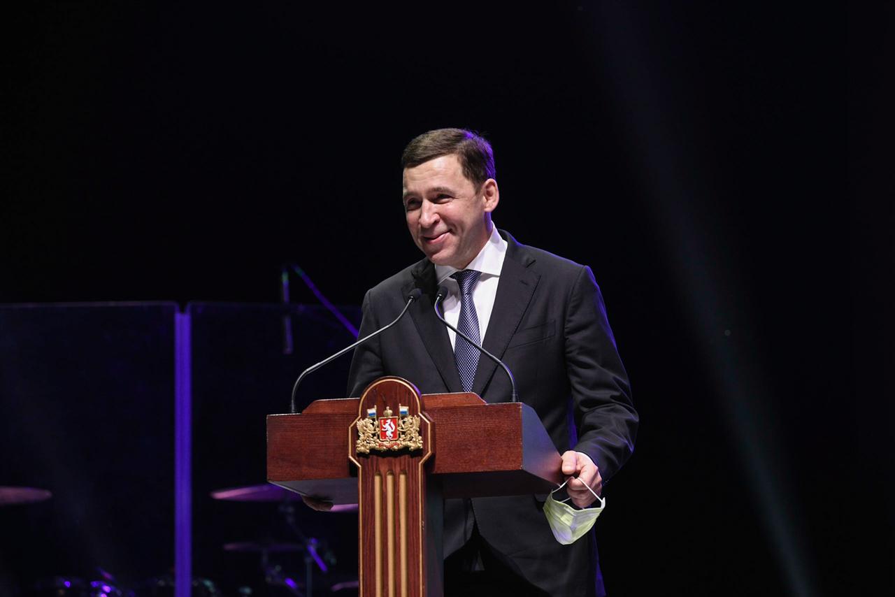 Губернатор собрал 2,5 тысячи медиков в «Екатеринбург-Экспо» и поздравил их с 8 Марта