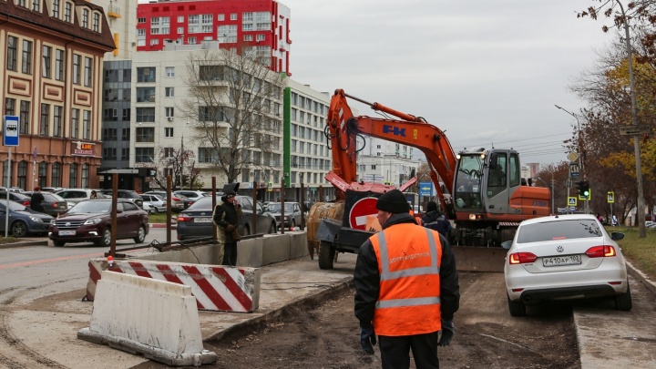 Снова не так: мэр Уфы заявил, что опасно открывать улицу Комсомольскую, которую ремонтируют два года