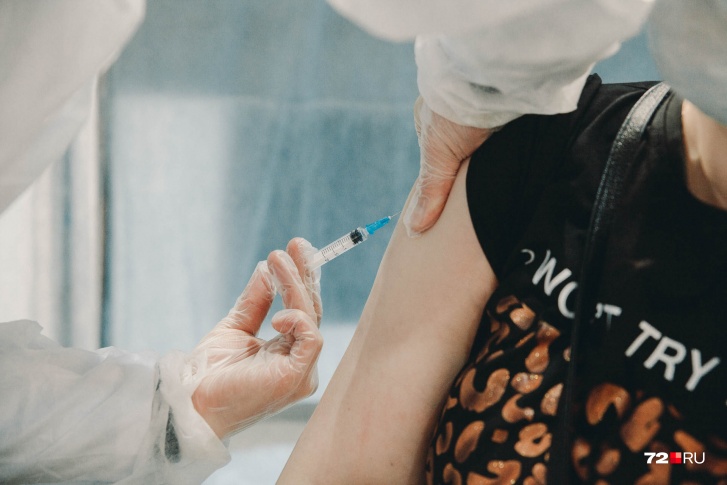 Уровень антител не имеет никакого значения для вакцинации. А вот наличие сертификата, как оказалось, имеет Уровень антител не имеет никакого значения для вакцинации. А вот наличие сертификата, как оказалось, имеет