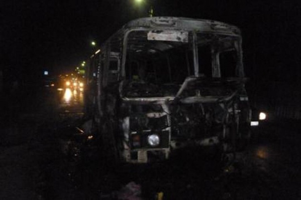 Автобус выгорел полностью, но пассажиры не пострадали Автобус выгорел полностью, но пассажиры не пострадали 