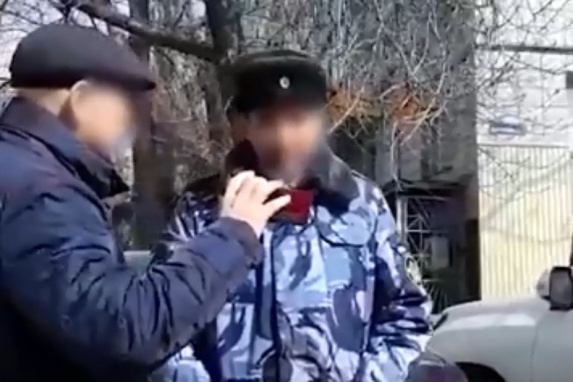 Подполковника внутренней службы задержали в центре Волгограда Подполковника внутренней службы задержали в центре Волгограда