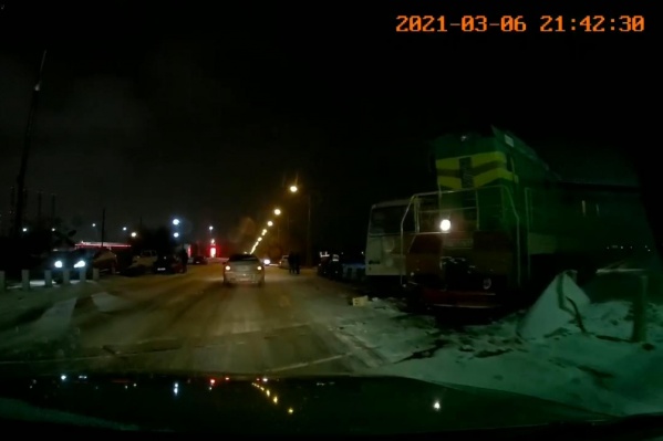 Пострадавшего водителя доставили в медучреждение Пострадавшего водителя доставили в медучреждение