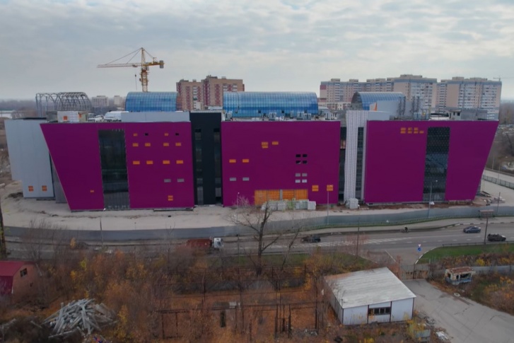Для отделки выбрали цвет фуксии Для отделки выбрали цвет фуксии