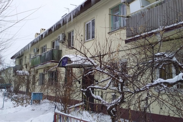 Три года назад в доме на улице Московской заменили все трубы Три года назад в доме на улице Московской заменили все трубы 