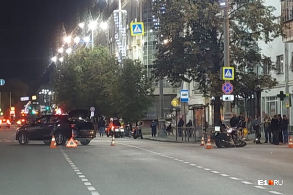 ДТП произошло <a href="https://www.e1.ru/text/incidents/2021/09/14/70133717/" class="_" target="_blank">вечером в понедельник</a> ДТП произошло <a href="https://www.e1.ru/text/incidents/2021/09/14/70133717/" class="_" target="_blank">вечером в понедельник</a>