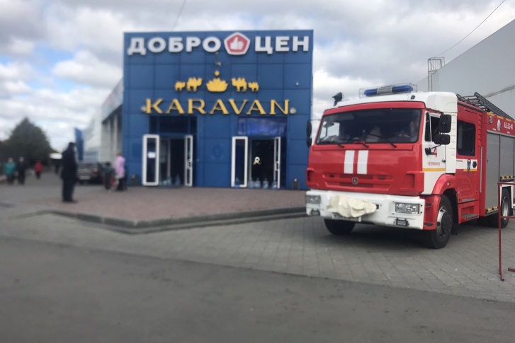 ТК «Северный» находится на въезде в Металлургический район. Там находятся магазины одежды, обуви, ковров, штор и т. д. ТК «Северный» находится на въезде в Металлургический район. Там находятся магазины одежды, обуви, ковров, штор и т. д.