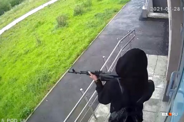 Звуков выстрелов горожане не слышали Звуков выстрелов горожане не слышали