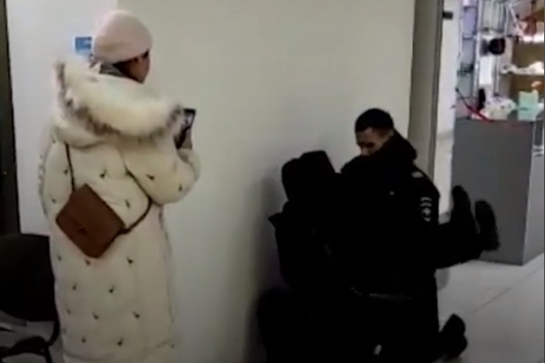 Видео сделал очевидец происходящего Видео сделал очевидец происходящего