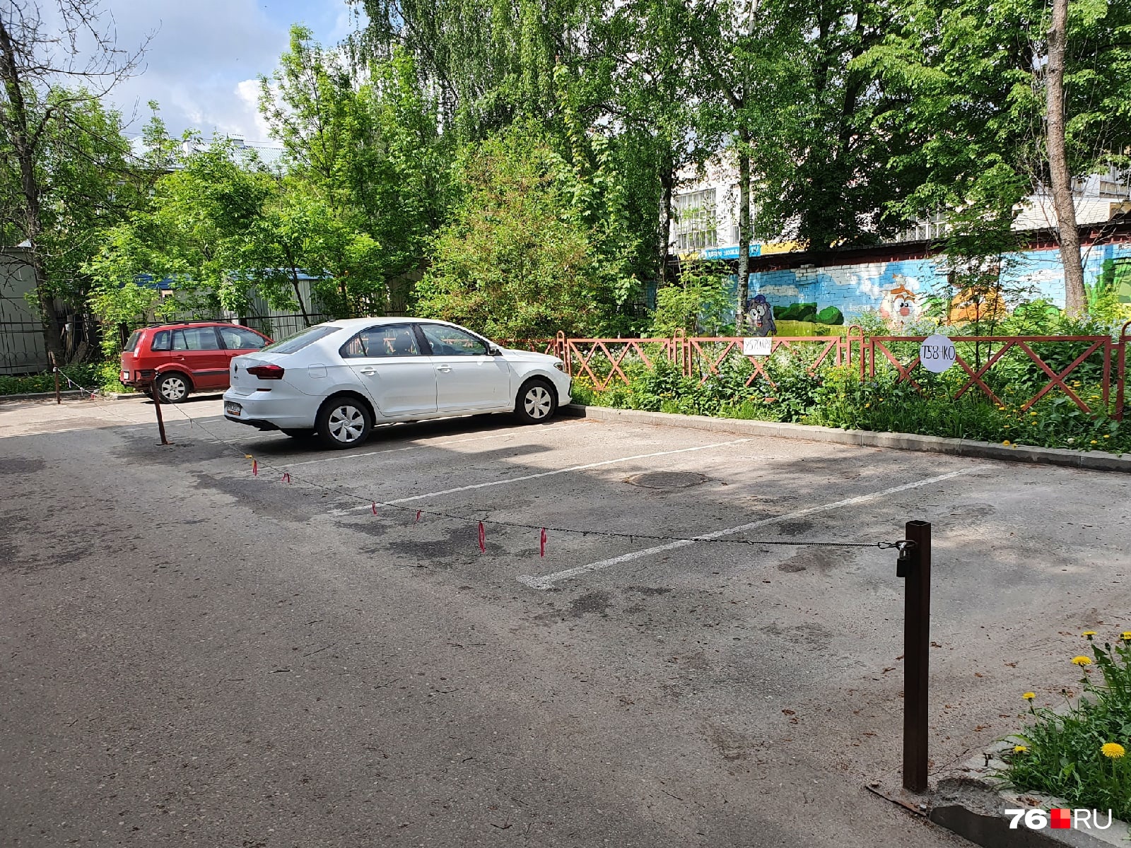 Угличская, 4. Только для жильцов дома! Угличская, 4. Только для жильцов дома!