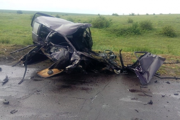 Авария унесла жизни двух молодых парней Авария унесла жизни двух молодых парней