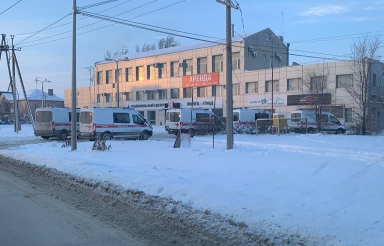 Новые машины вместо работы на линии выстроились в очередь к автосервису Новые машины вместо работы на линии выстроились в очередь к автосервису