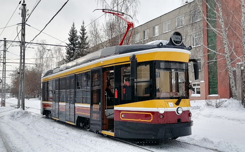 В Екатеринбурге начали тестировать уникальный ретротрамвай
