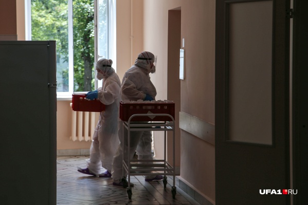 Больницы, по словам Глеба Глебова, переполнены Больницы, по словам Глеба Глебова, переполнены