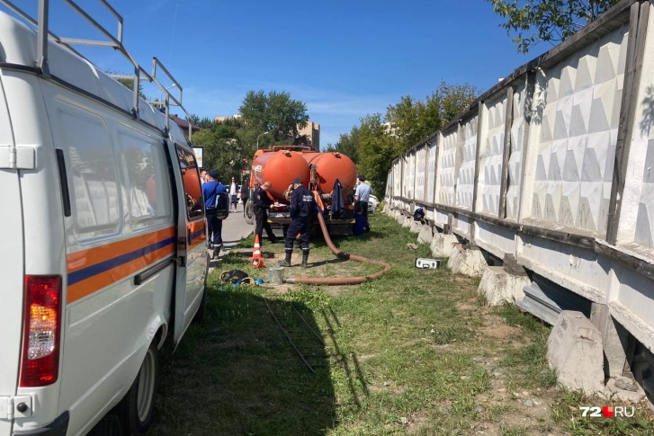 Представители ТОСЭР выехали на место по запросу полиции Представители ТОСЭР выехали на место по запросу полиции