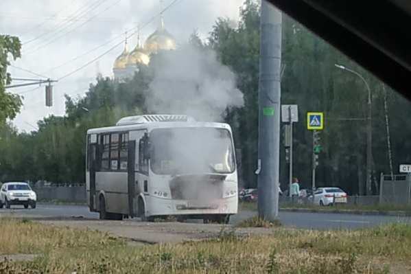 В ярославских соцсетях выкладывают вот такие кадры В ярославских соцсетях выкладывают вот такие кадры
