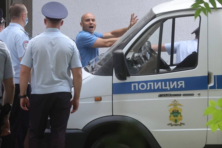 Пивоваров будет вести избирательную кампанию из СИЗО Пивоваров будет вести избирательную кампанию из СИЗО