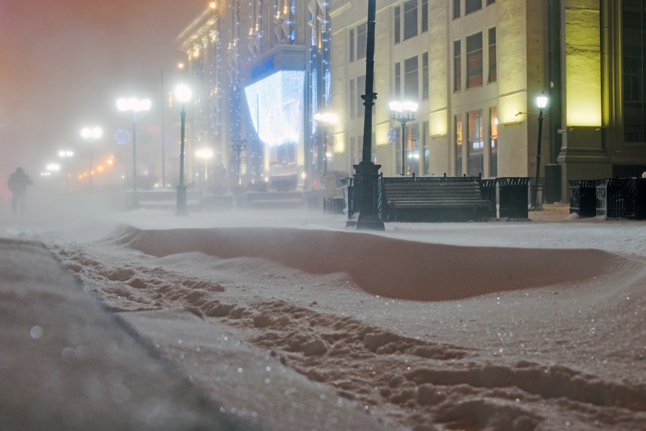 У природы нет плохой погоды: подборка красивых кадров с заметенных снегом улиц Екатеринбурга