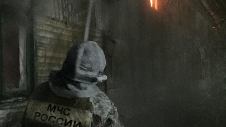 В Нефтеюганске сгорело общежитие. Пять человек пострадали