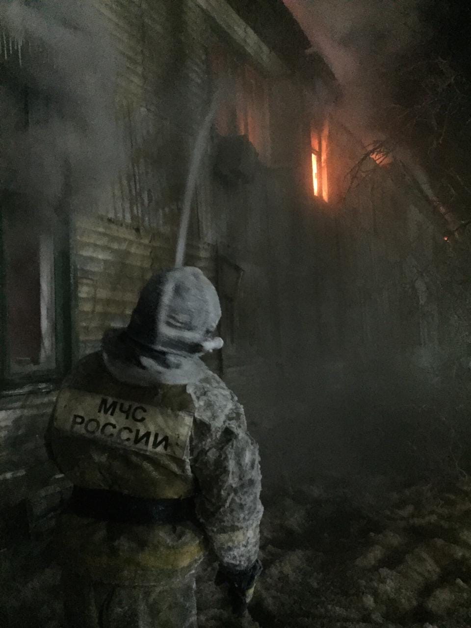 Пожар тушили более трех часов Пожар тушили более трех часов