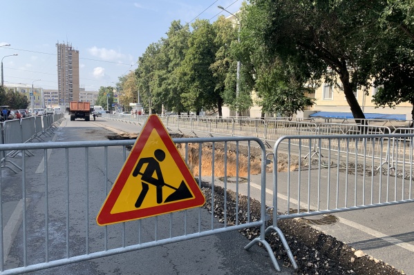 Часть дороги уже разрыли Часть дороги уже разрыли