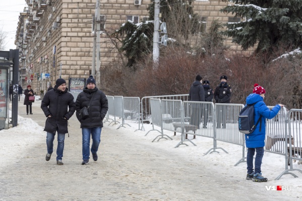 Волгоградцы пока живут своей жизнью, не обращая особого внимания на перекрытия Волгоградцы пока живут своей жизнью, не обращая особого внимания на перекрытия