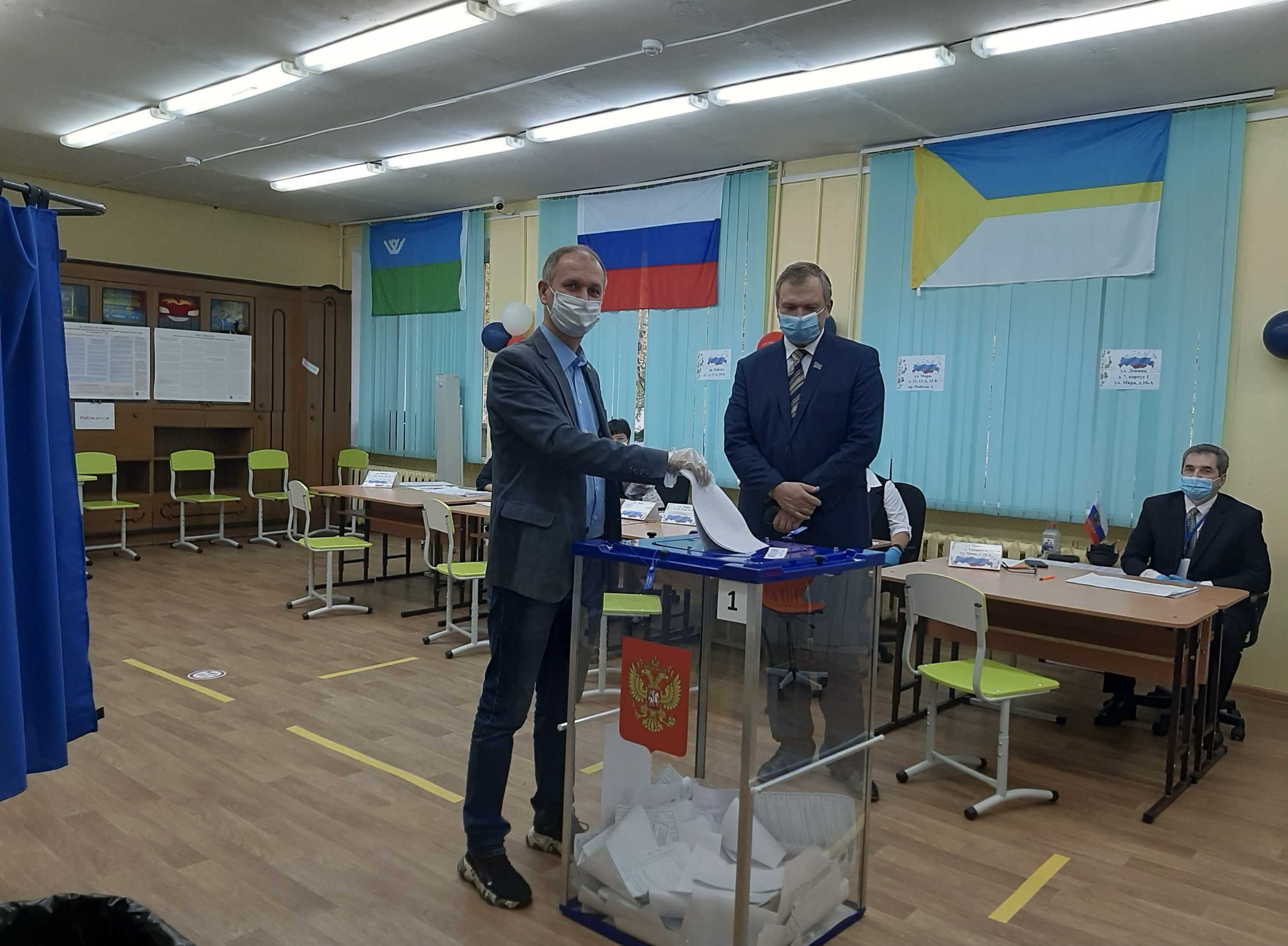 Александр Лобов проголосовал в Нижневартовске