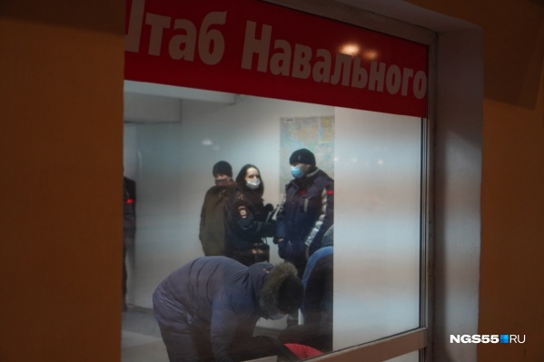 Целью своего визита полиция назвала «осмотр» Целью своего визита полиция назвала «осмотр»