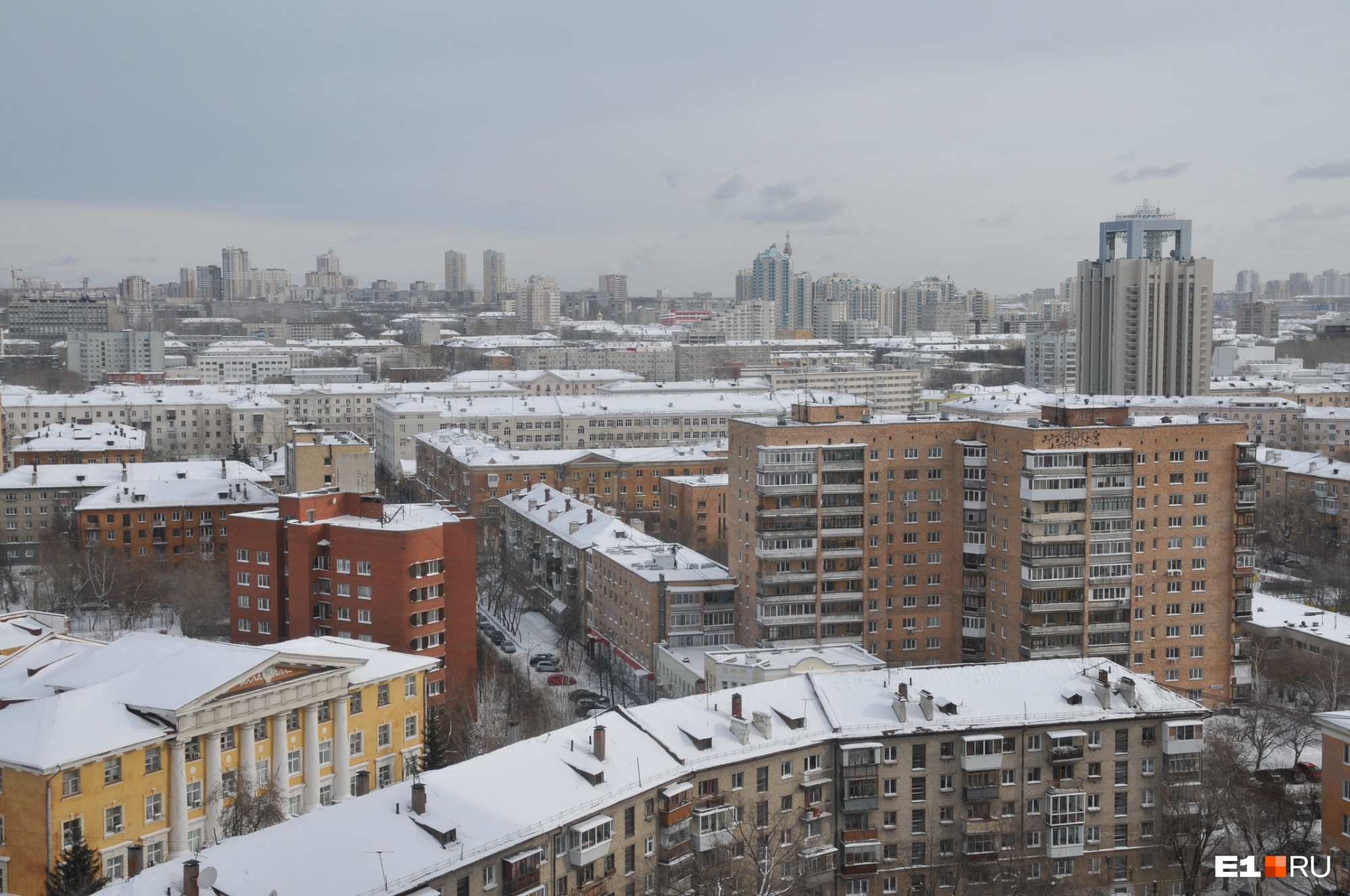 Свердловские депутаты одобрили законопроект о реновации без общественных обсуждений. Рассказываем почему