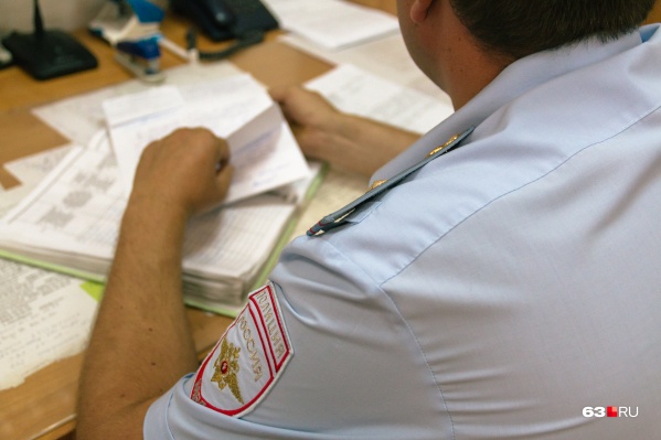 Подозреваемый якобы мог быть полицейским Подозреваемый якобы мог быть полицейским