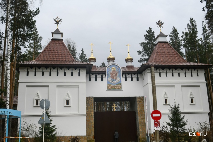 За коммунальные услуги Среднеуральского монастыря платила Екатеринбургская епархия За коммунальные услуги Среднеуральского монастыря платила Екатеринбургская епархия
