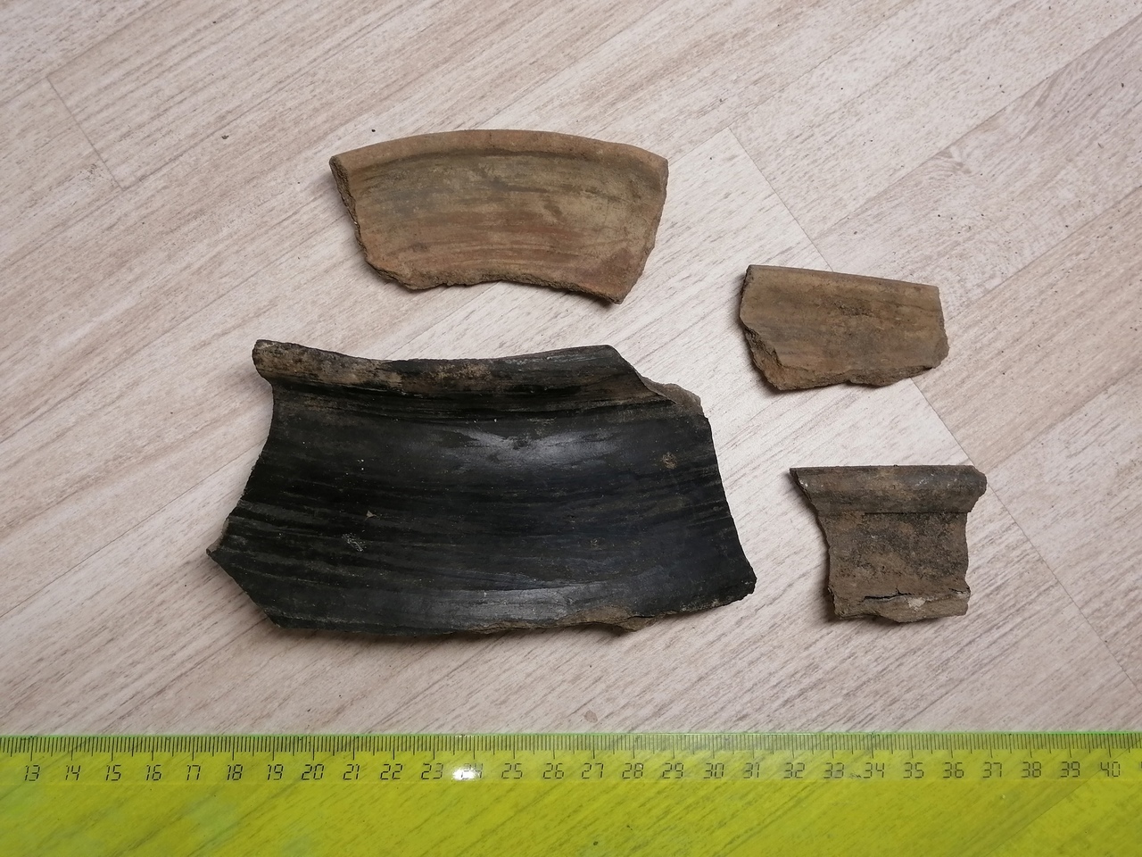 Фрагменты, найденные на месте раскопок