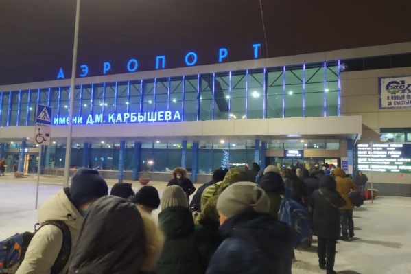 Нагрузка на аэропорт увеличилась из-за дополнительных рейсов Нагрузка на аэропорт увеличилась из-за дополнительных рейсов